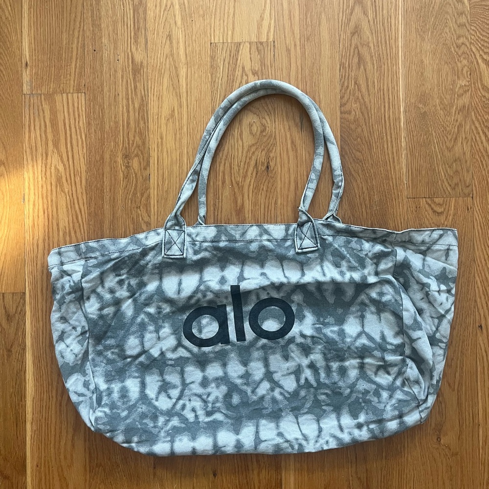 ALO Yoga Charcoal Tie-Dye Tote Bag